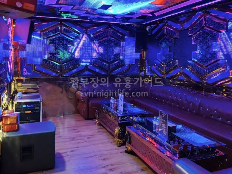 다낭 벤츠 가라오케 룸 인테리어
