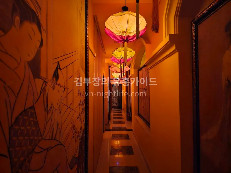 달랏 화러우 마사지 등불 복도
