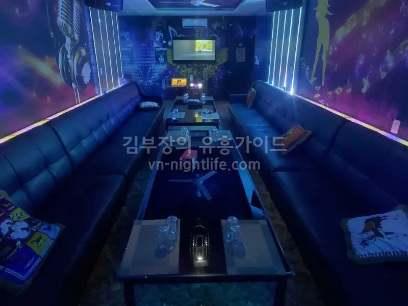 다낭 준코 가라오케 룸 음향